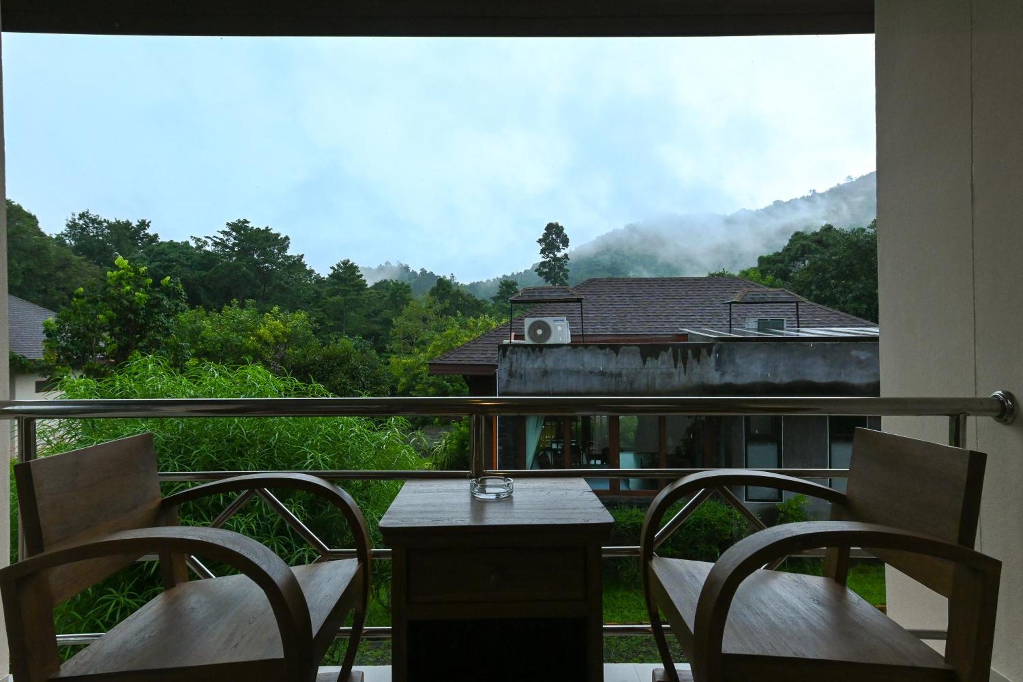 Cascade Tara Hotel Na Mueang Quarto foto